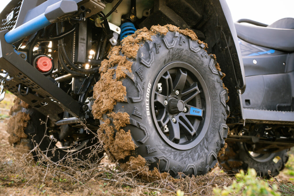 BULLDOG TIRES B332, 26×10-14 (60N)