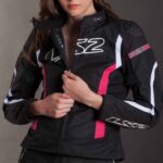 f9b71a1fec-gate-lady
