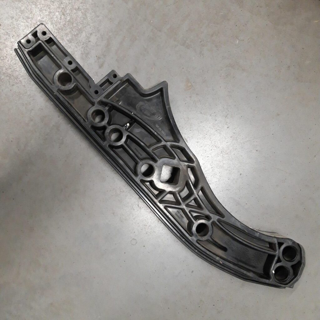 REAR TRACK FRAME 2007