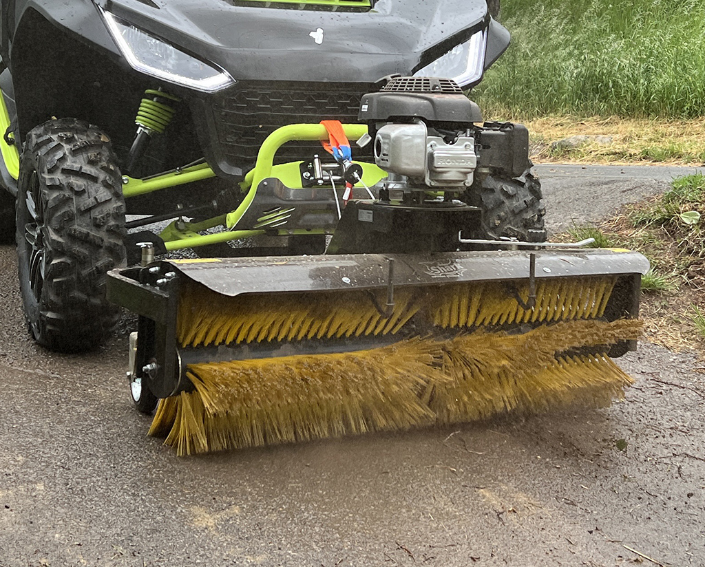 SHARK Profesionálna rotačná kefa k štvorkolkám ATV a UTV, motor HONDA